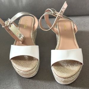 Mata white and gold shoes. New.